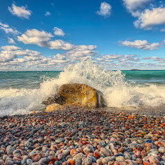 Nonton Lake Superior Aurora and Night Sky Cam live streaming gratis